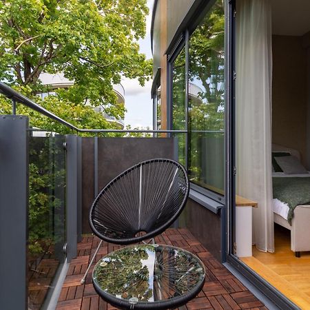 2 Bedroom Apt, 2 Garage Spots & Balconies, Self Check-In, By Cohost ดรูซกินินไก ภายนอก รูปภาพ