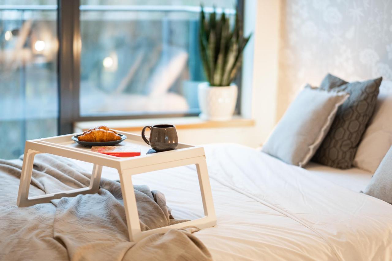 2 Bedroom Apt, 2 Garage Spots & Balconies, Self Check-In, By Cohost ดรูซกินินไก ภายนอก รูปภาพ