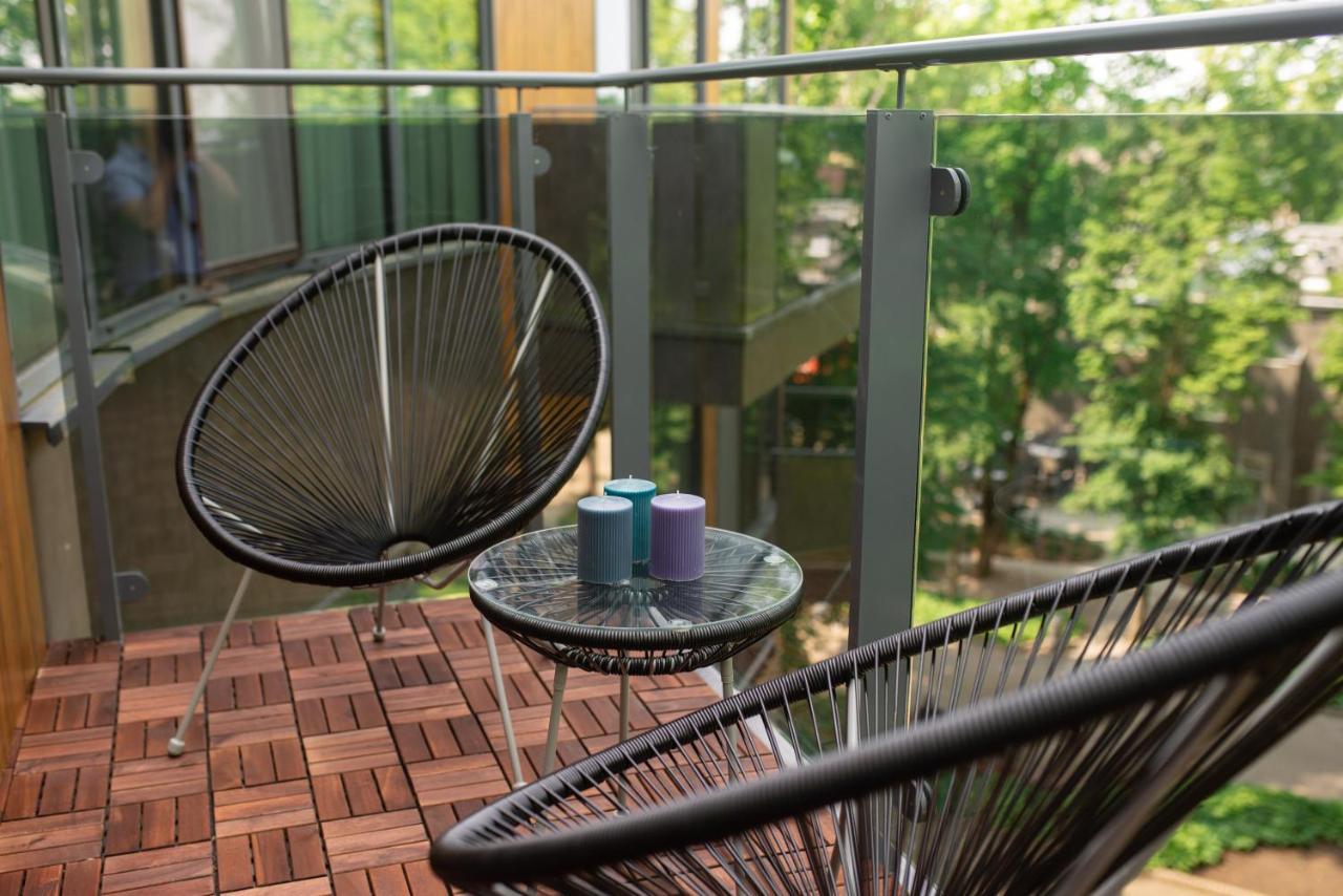 2 Bedroom Apt, 2 Garage Spots & Balconies, Self Check-In, By Cohost ดรูซกินินไก ภายนอก รูปภาพ