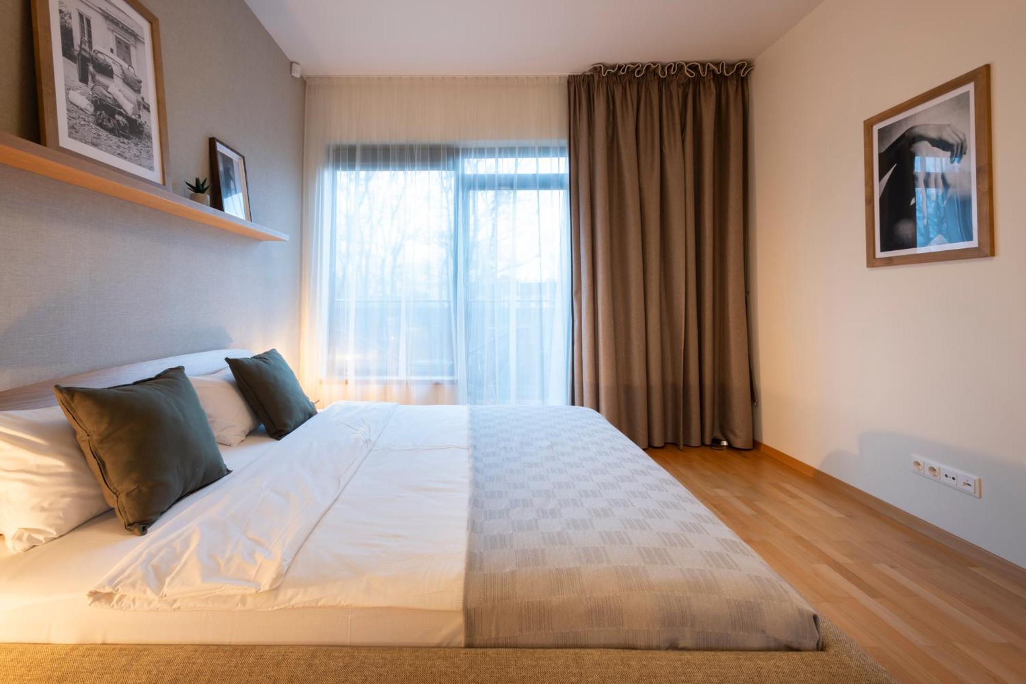 2 Bedroom Apt, 2 Garage Spots & Balconies, Self Check-In, By Cohost ดรูซกินินไก ภายนอก รูปภาพ
