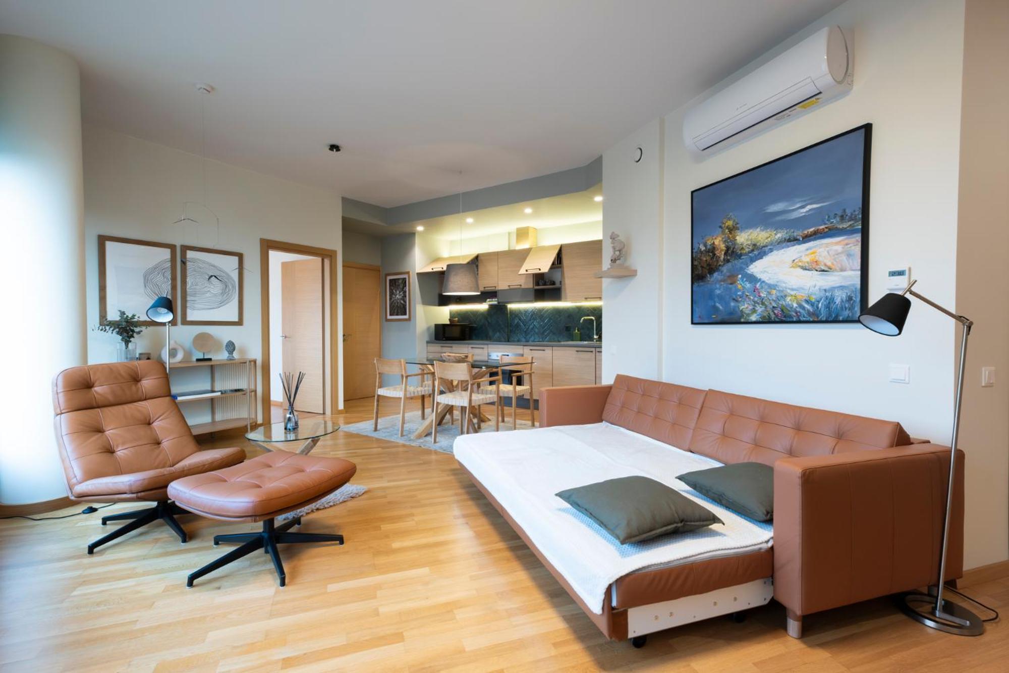 2 Bedroom Apt, 2 Garage Spots & Balconies, Self Check-In, By Cohost ดรูซกินินไก ภายนอก รูปภาพ