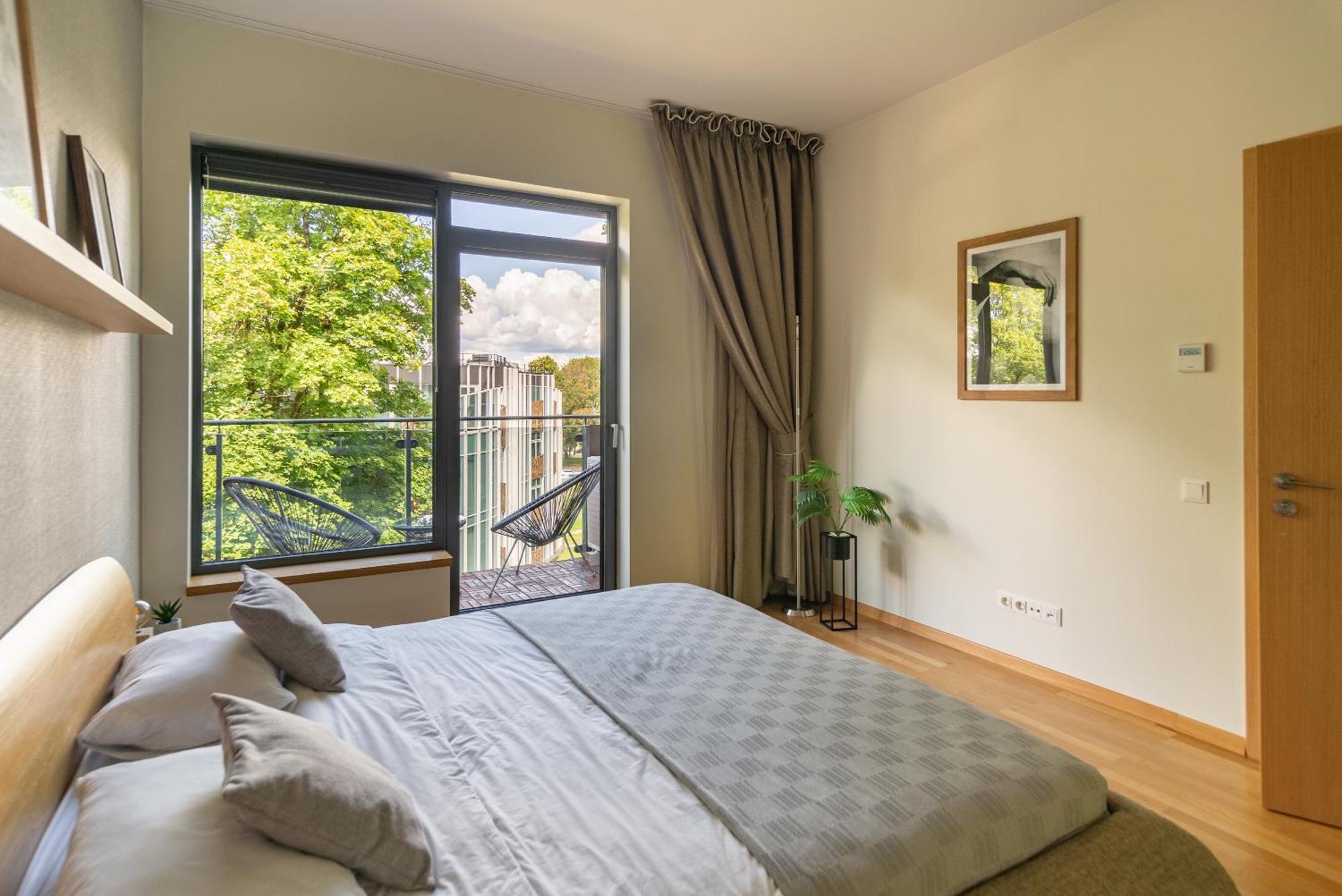 2 Bedroom Apt, 2 Garage Spots & Balconies, Self Check-In, By Cohost ดรูซกินินไก ภายนอก รูปภาพ