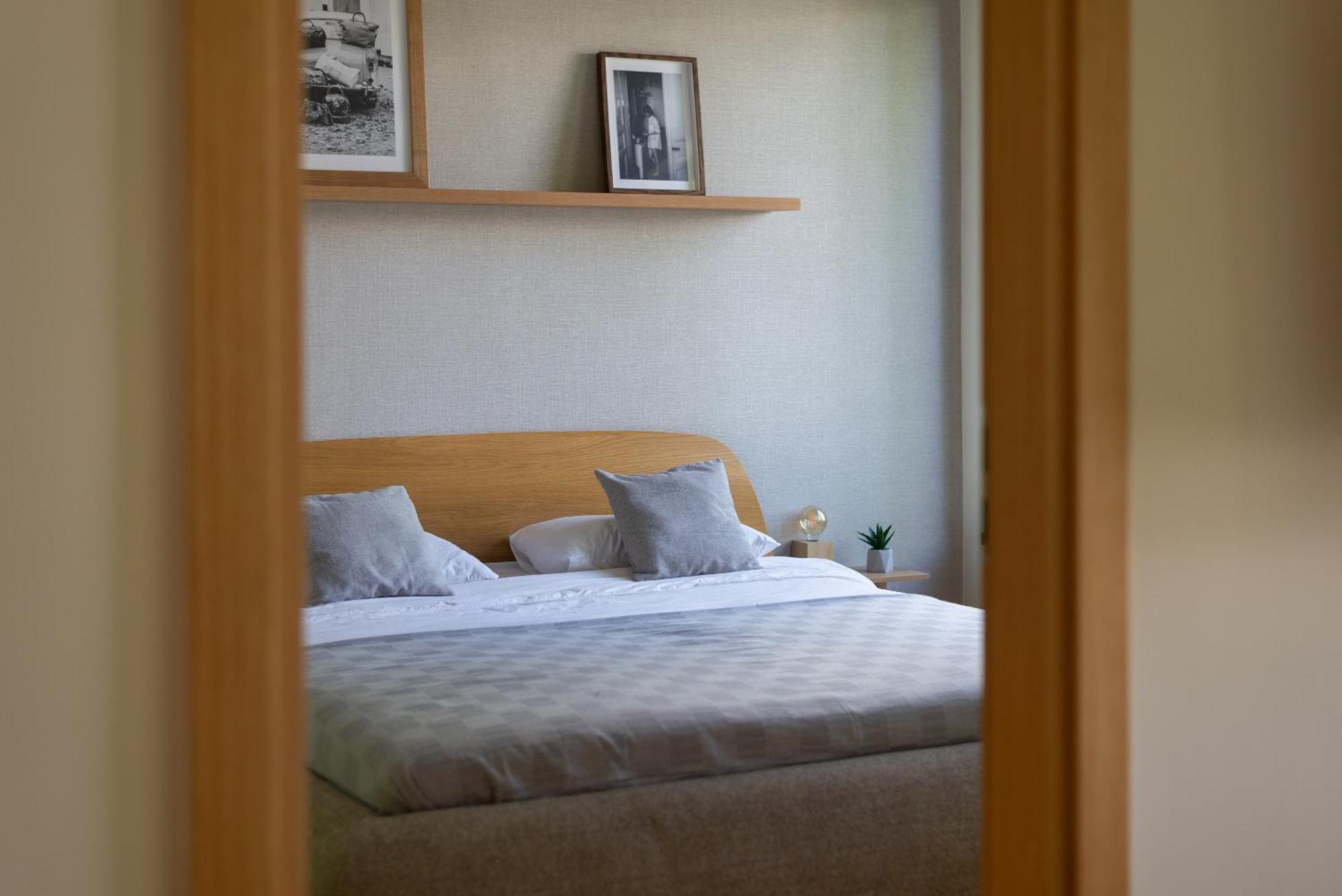 2 Bedroom Apt, 2 Garage Spots & Balconies, Self Check-In, By Cohost ดรูซกินินไก ภายนอก รูปภาพ