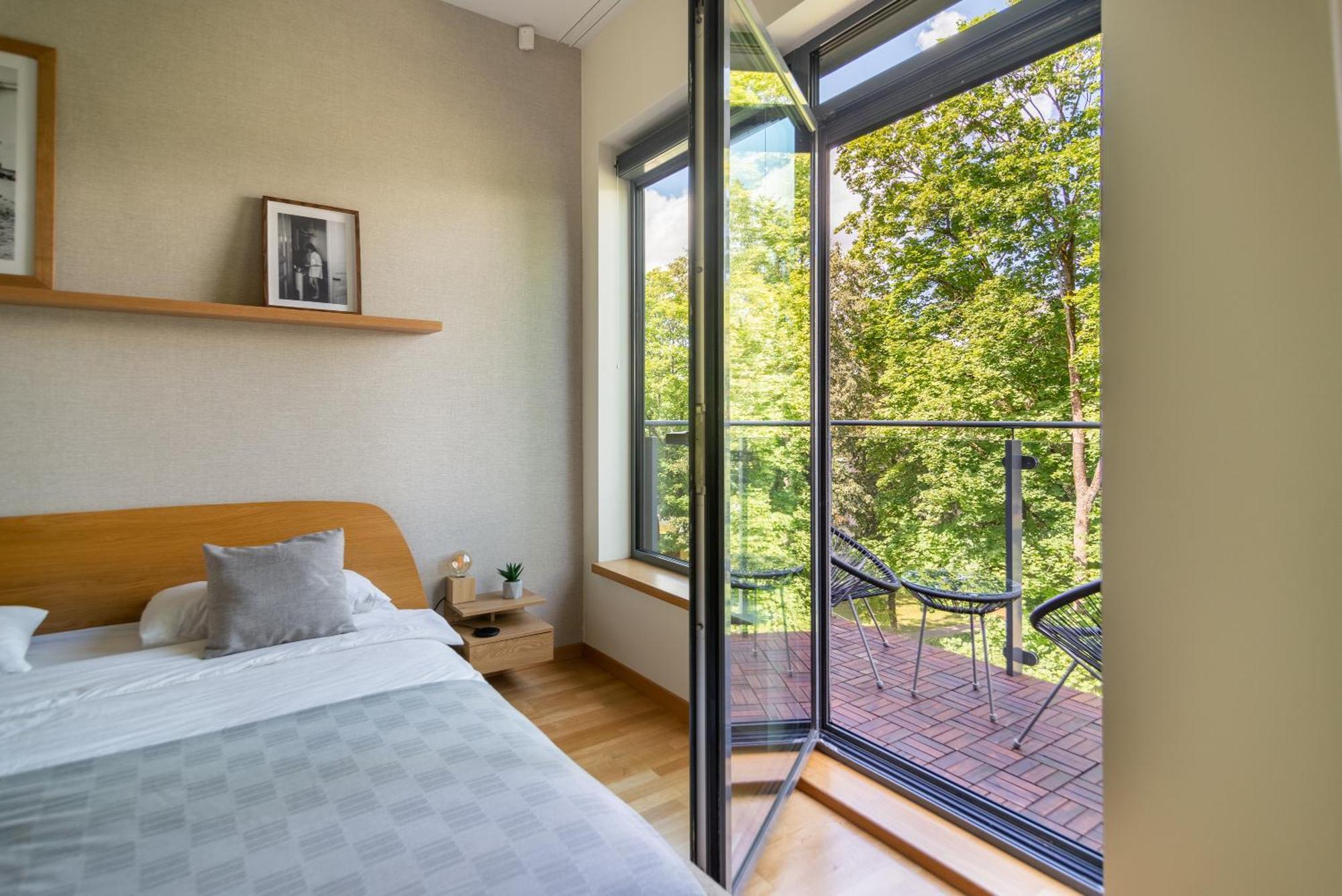 2 Bedroom Apt, 2 Garage Spots & Balconies, Self Check-In, By Cohost ดรูซกินินไก ภายนอก รูปภาพ