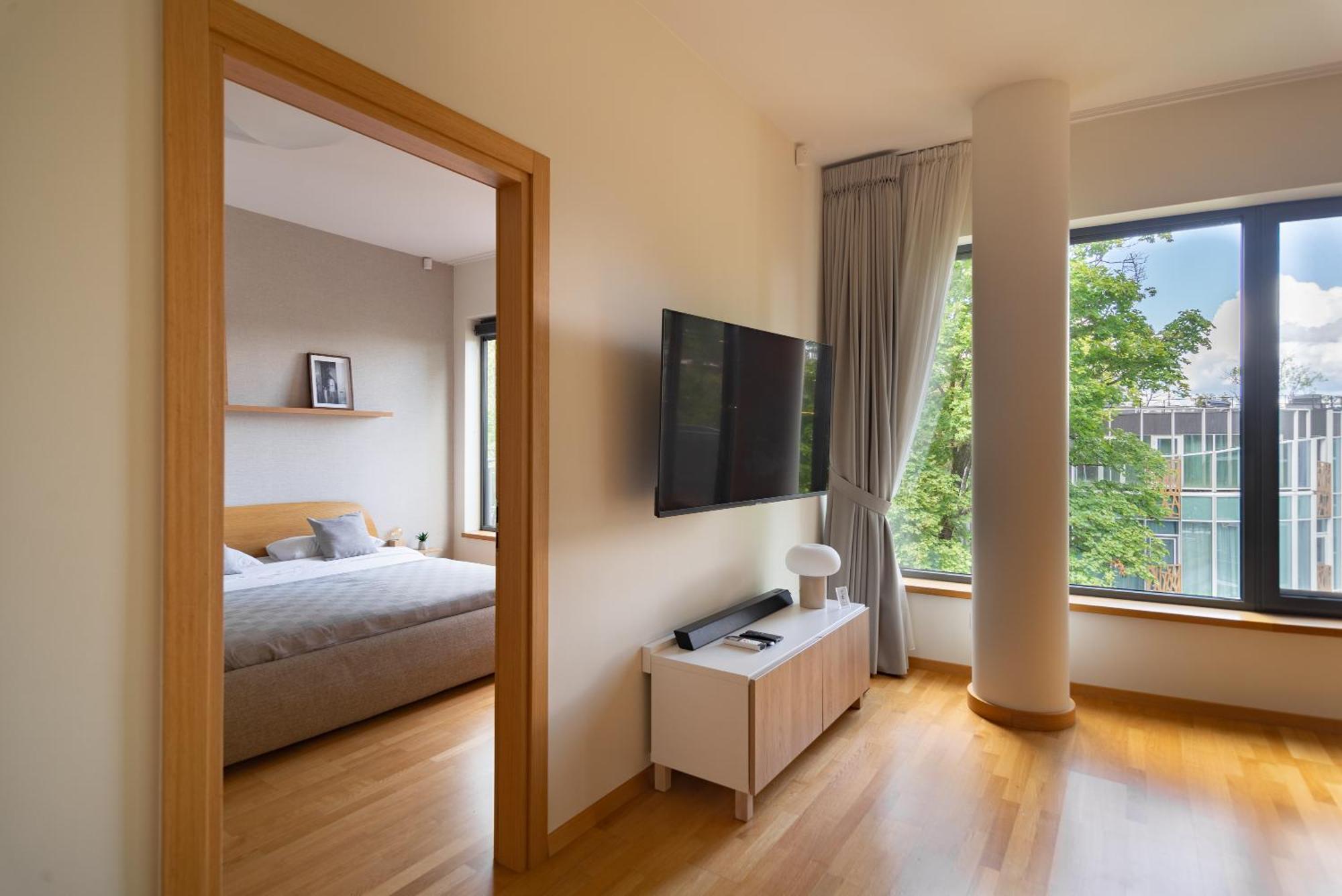 2 Bedroom Apt, 2 Garage Spots & Balconies, Self Check-In, By Cohost ดรูซกินินไก ภายนอก รูปภาพ