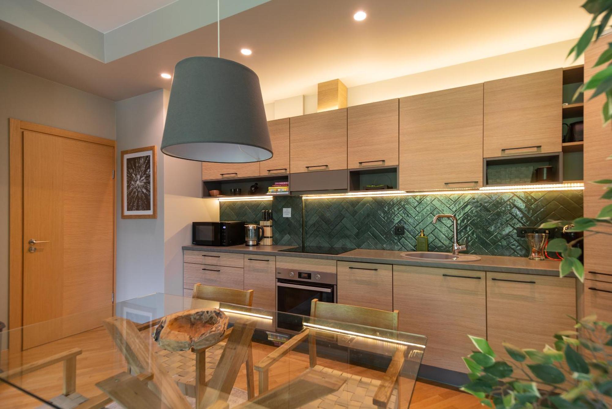 2 Bedroom Apt, 2 Garage Spots & Balconies, Self Check-In, By Cohost ดรูซกินินไก ภายนอก รูปภาพ