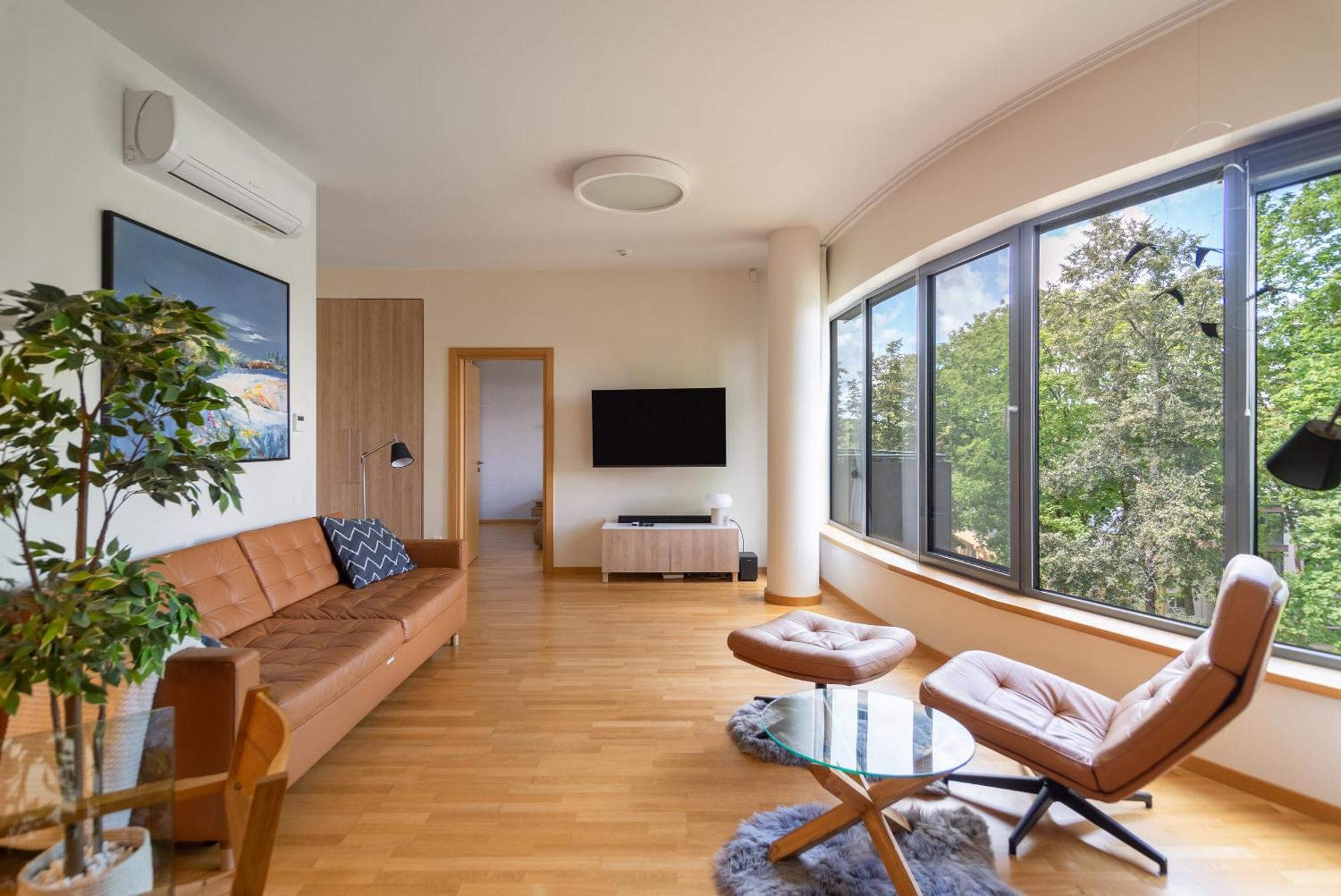 2 Bedroom Apt, 2 Garage Spots & Balconies, Self Check-In, By Cohost ดรูซกินินไก ภายนอก รูปภาพ
