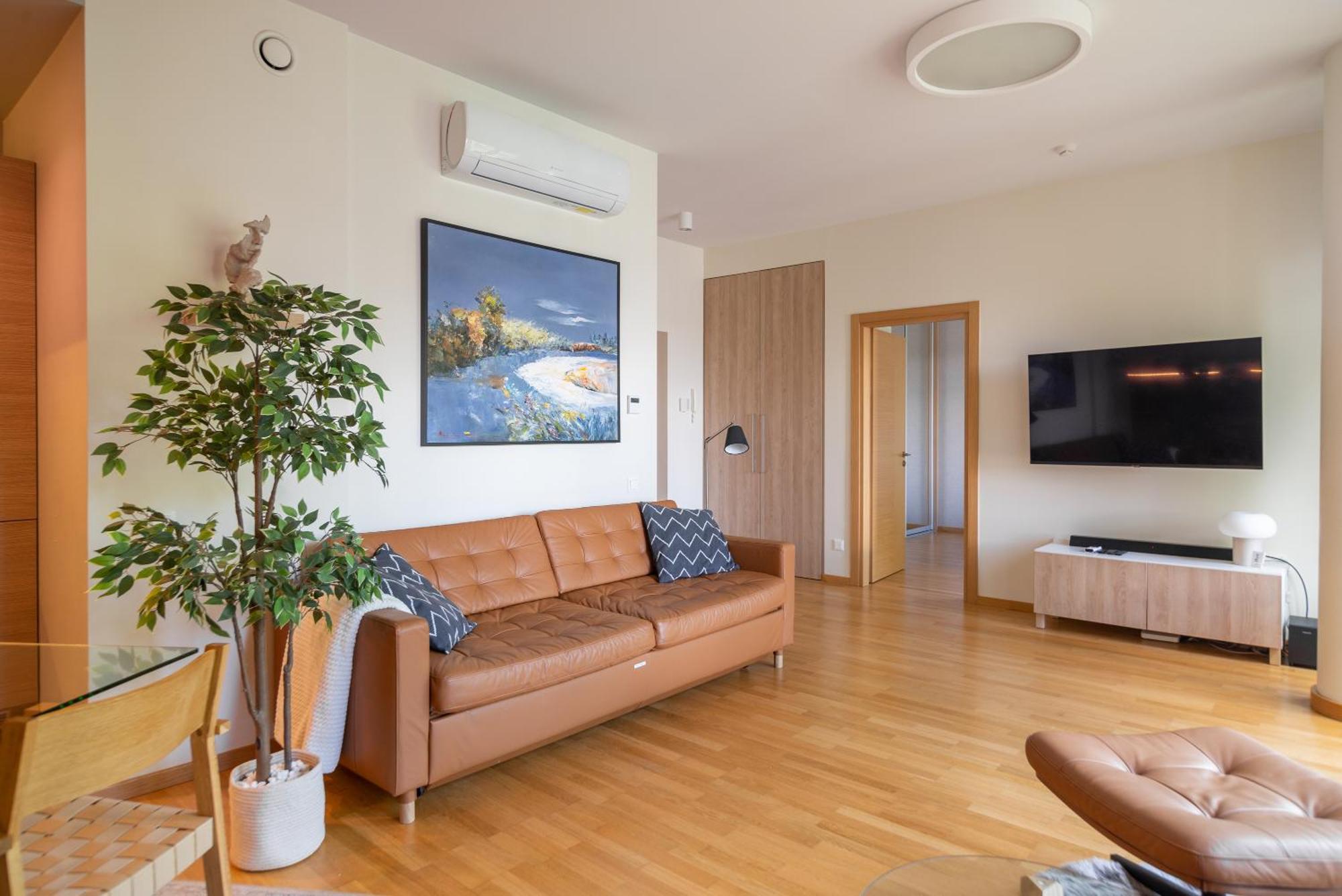 2 Bedroom Apt, 2 Garage Spots & Balconies, Self Check-In, By Cohost ดรูซกินินไก ภายนอก รูปภาพ