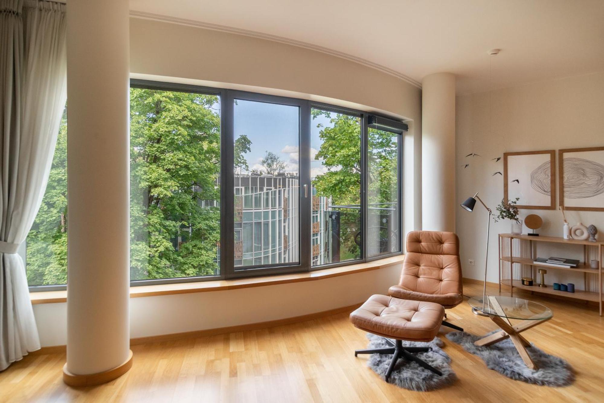 2 Bedroom Apt, 2 Garage Spots & Balconies, Self Check-In, By Cohost ดรูซกินินไก ภายนอก รูปภาพ